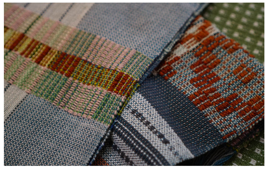 Susan's overshot:crackle scarf