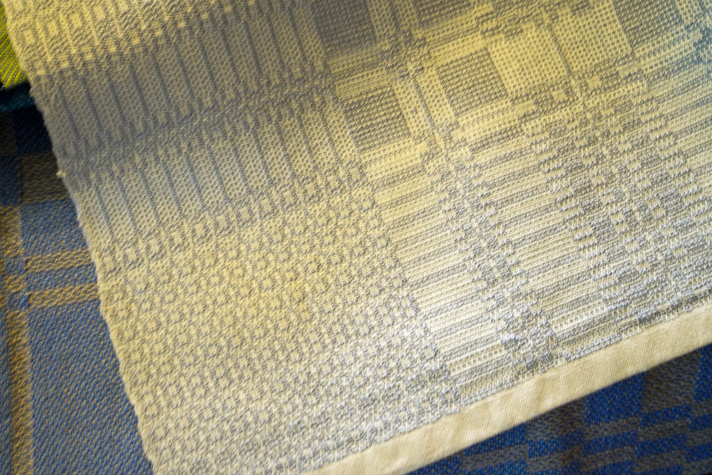 Mary's crackle tablecloth