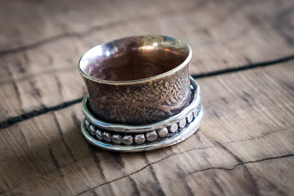 brass spinner ring